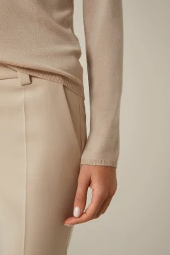 Schurwoll-Ripp-Strick-Pullover Mit Seide In